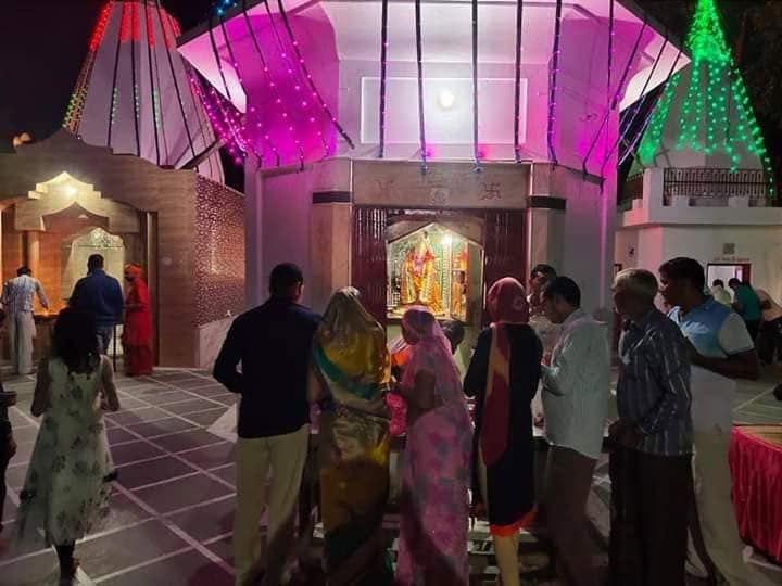 Devotees taking darshan